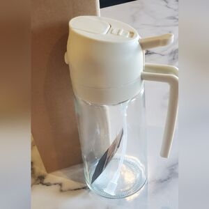 New In Box 16 Oz Oil Dispenser Sprayer
